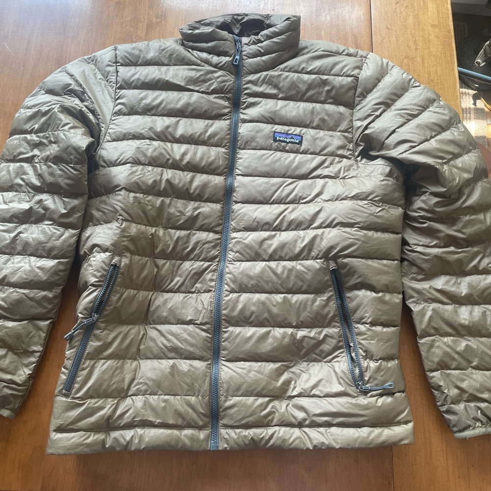 Green men’s Patagonia puffer